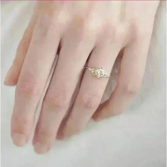 New Yellow Gold White Sapphire Ring - Picture 11 of 12